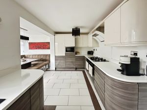 Kitchen- click for photo gallery